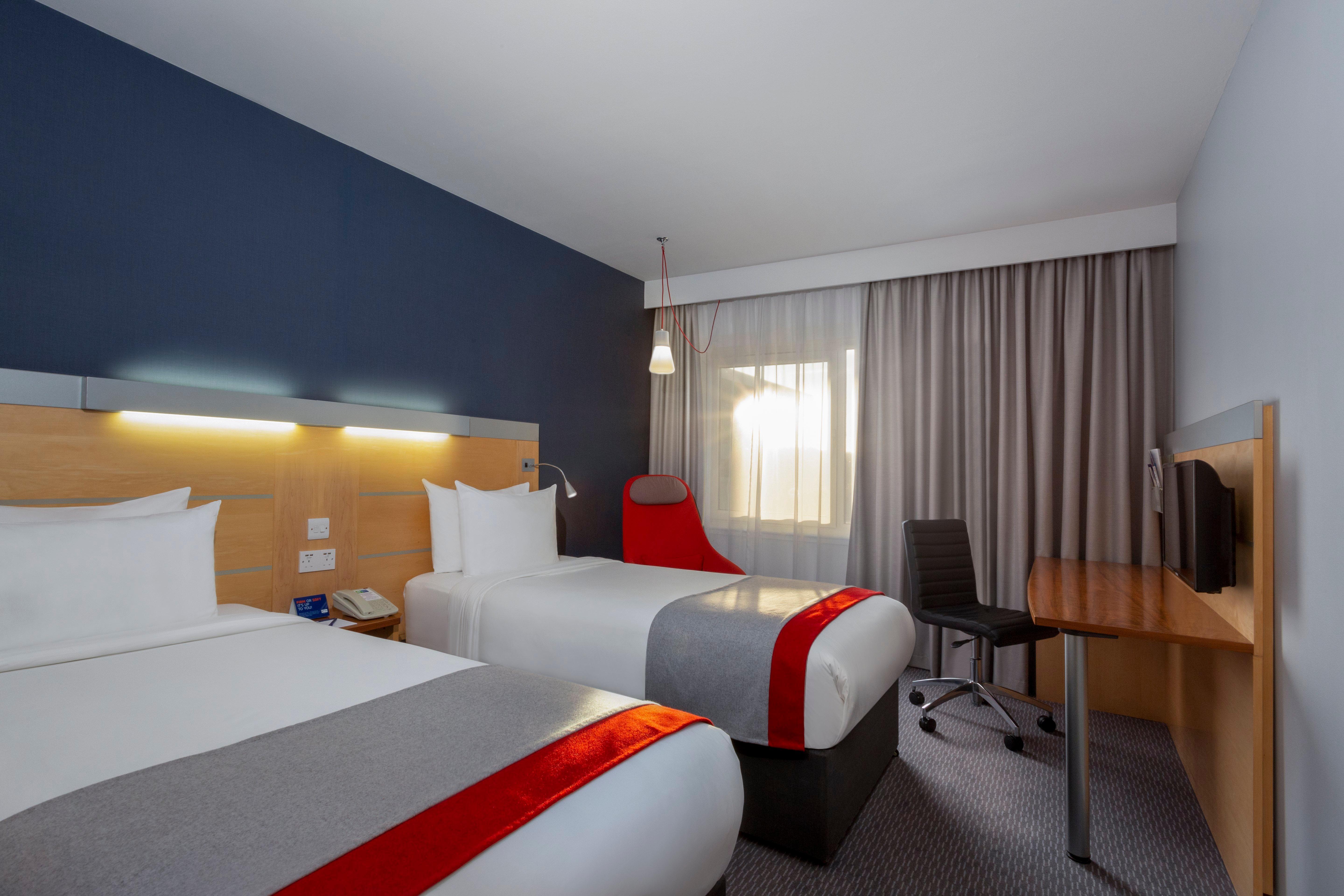 Holiday Inn Express Birmingham Redditch By Ihg Zewnętrze zdjęcie