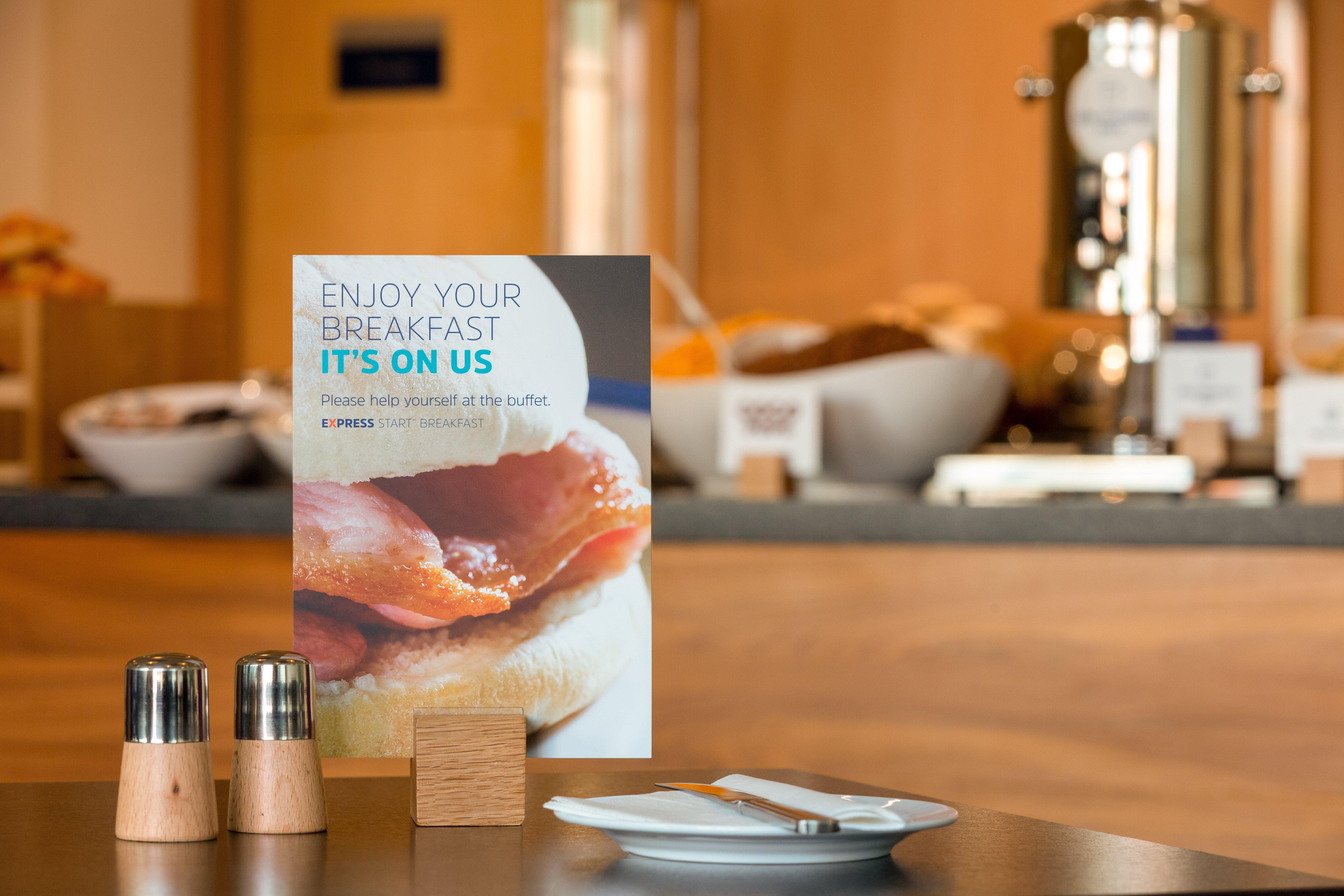 Holiday Inn Express Birmingham Redditch By Ihg Zewnętrze zdjęcie