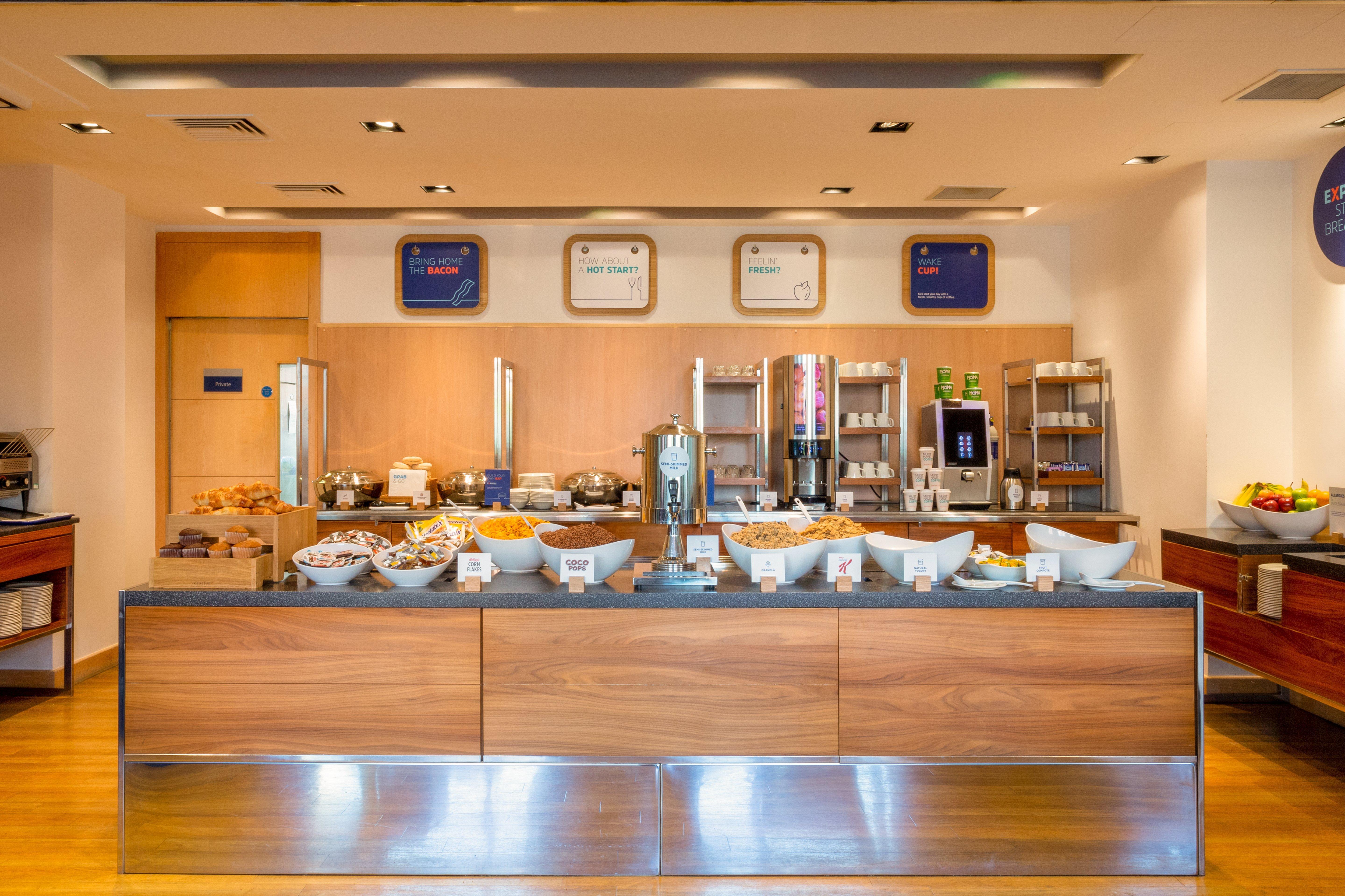 Holiday Inn Express Birmingham Redditch By Ihg Zewnętrze zdjęcie