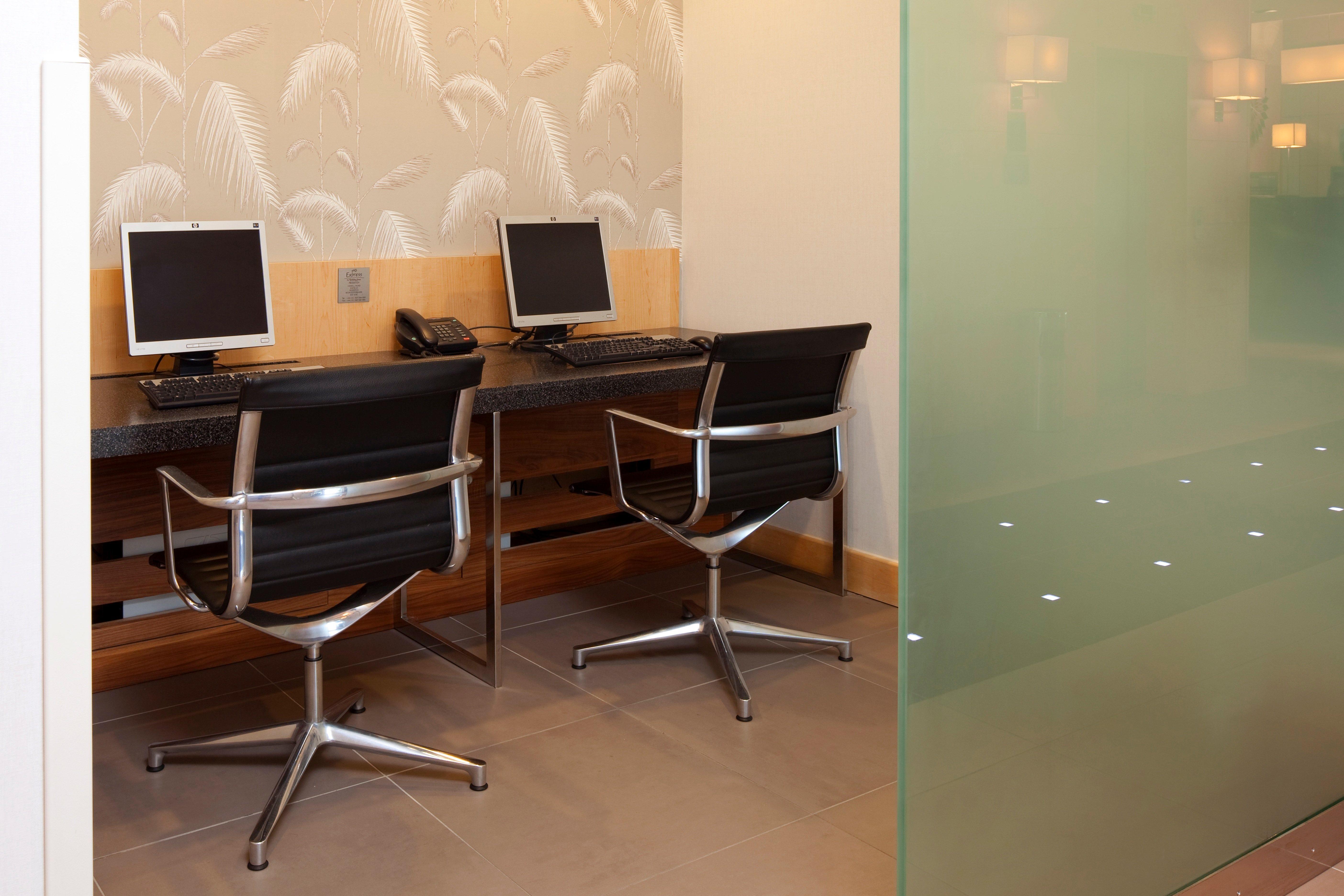 Holiday Inn Express Birmingham Redditch By Ihg Zewnętrze zdjęcie