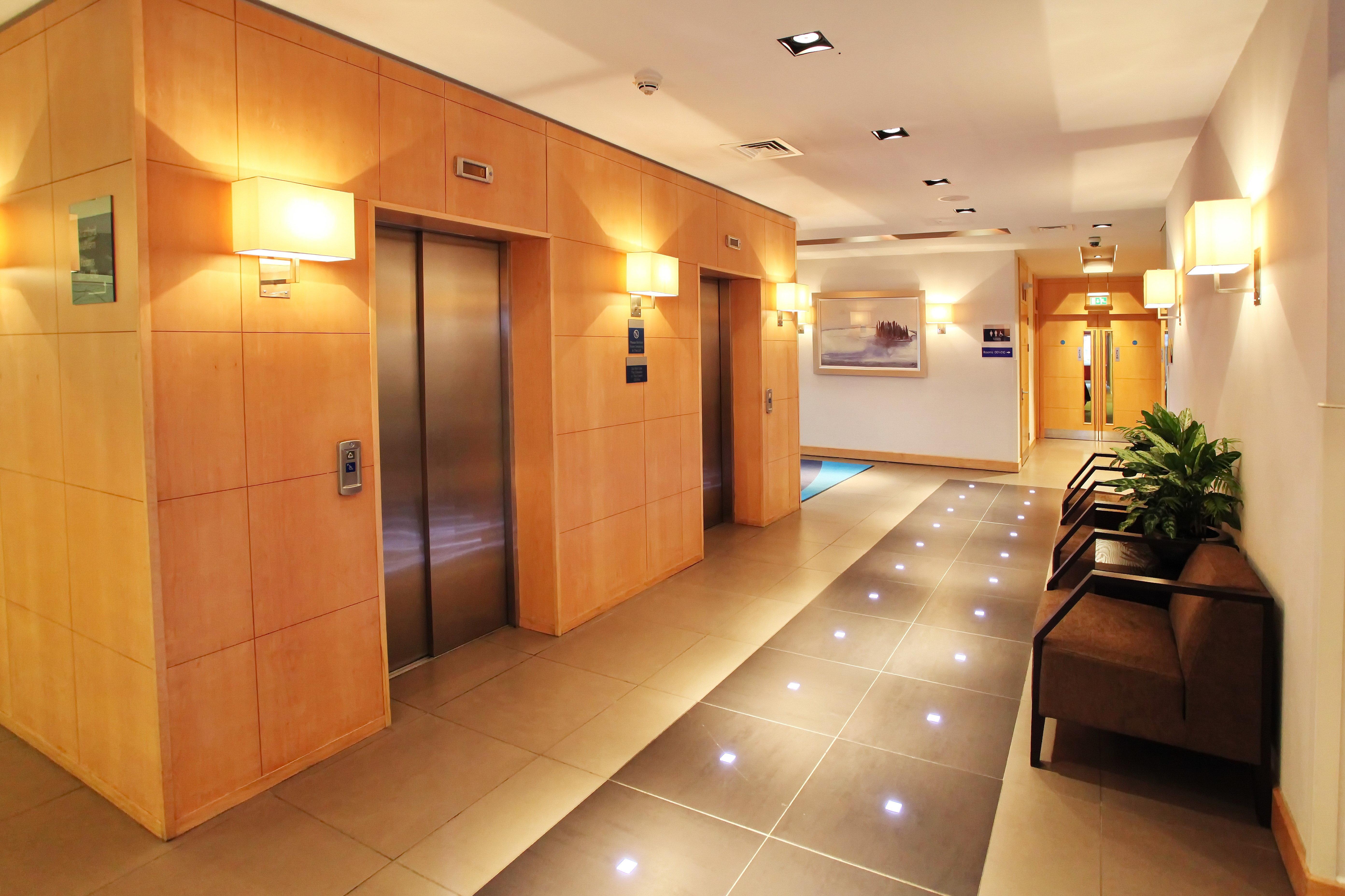 Holiday Inn Express Birmingham Redditch By Ihg Zewnętrze zdjęcie