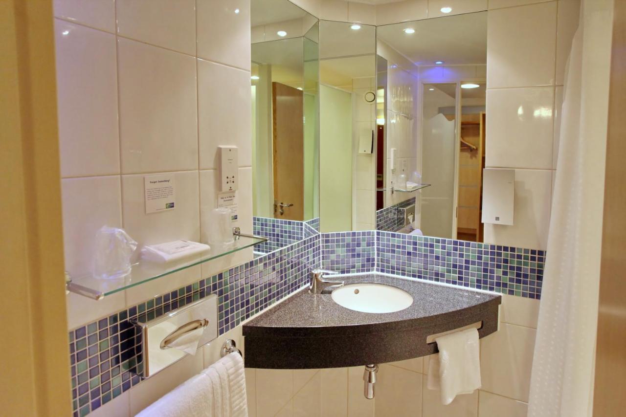 Holiday Inn Express Birmingham Redditch By Ihg Zewnętrze zdjęcie